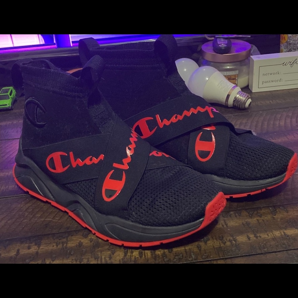 Champion crossover shoes